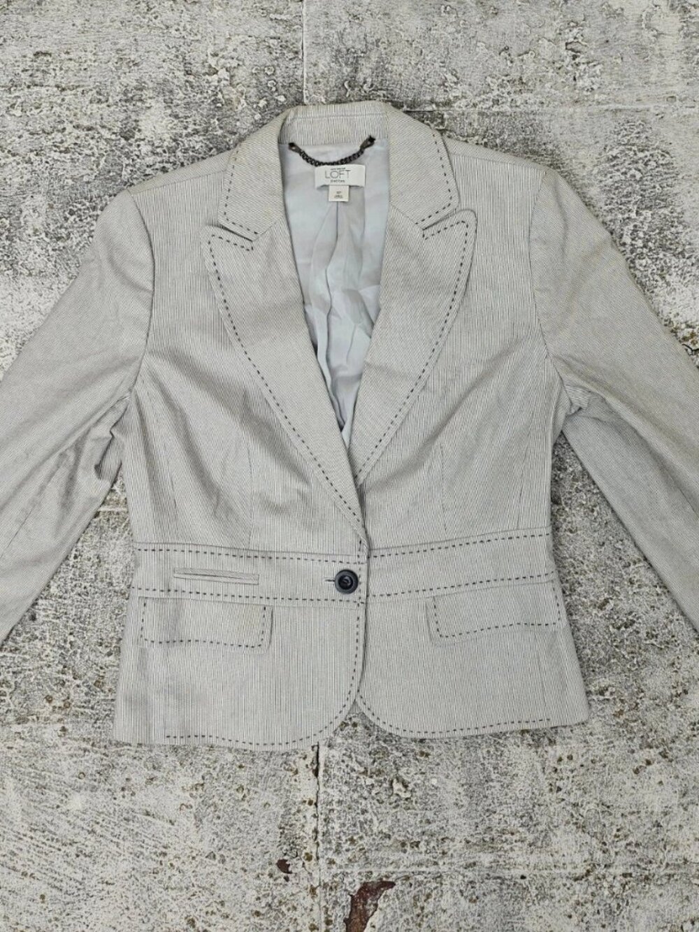 Loft by Ann Taylon Women Blazer White W/ Black Pin Stripe jacket Coat Size 8P